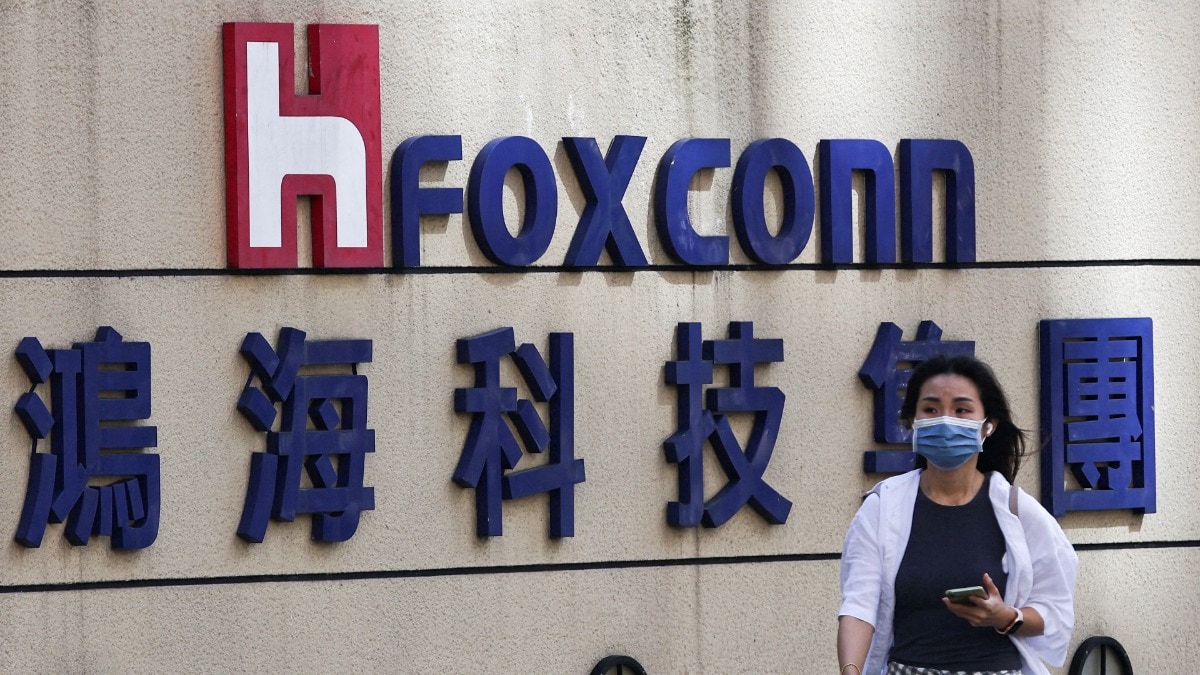 Foxconn Chief Defends Hiring Practices After Report Married Women Rejected in India